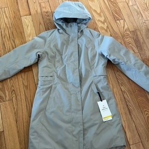 NWT Insulated waterproof jacket.  Size 10. Lululemon